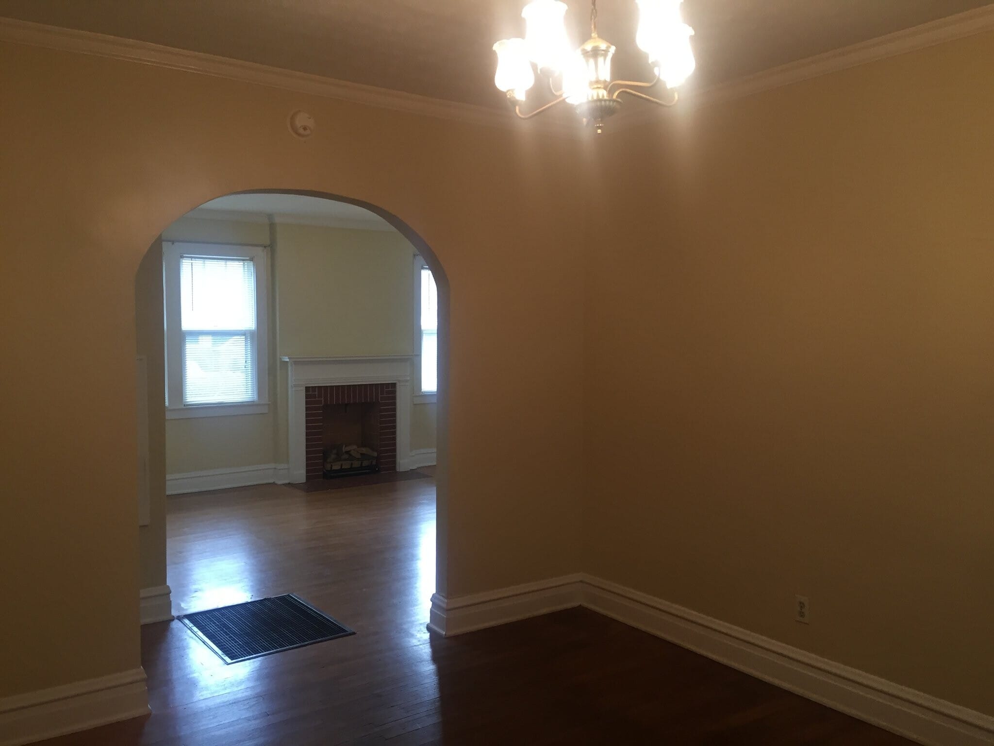 Building Photo - 1336 Charleston Ave