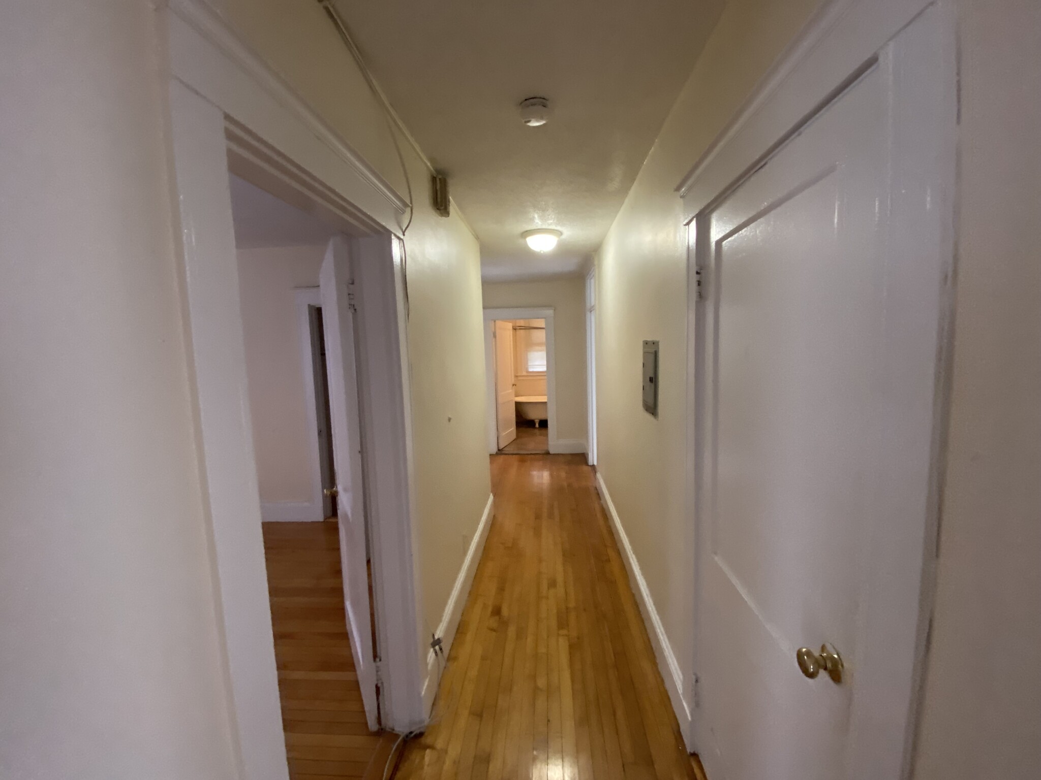 Building Photo - 10 Barrows St