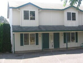 Building Photo - Washougal 2 Bedroom Townhome
