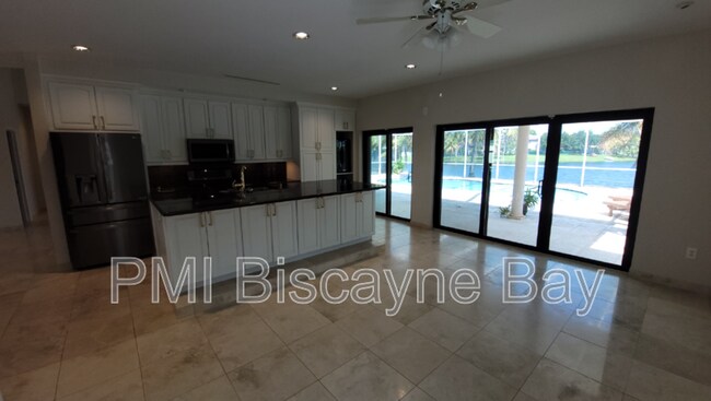 Building Photo - 21369 SW 92nd Ave