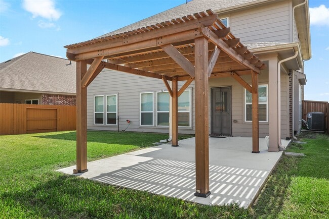 Building Photo - 2425 Village Azalea Dr