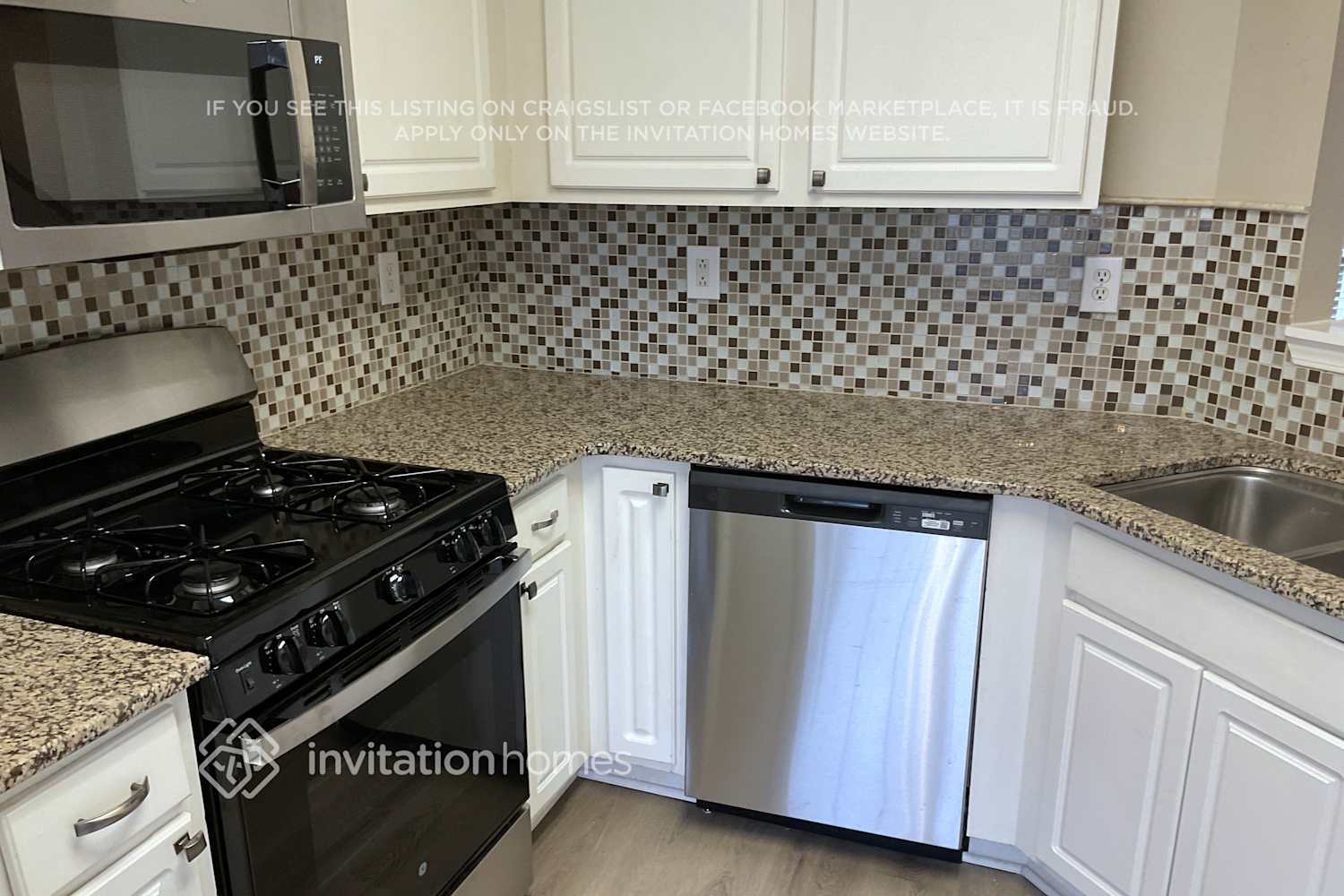 Building Photo - 4420 Elmhurst Ln