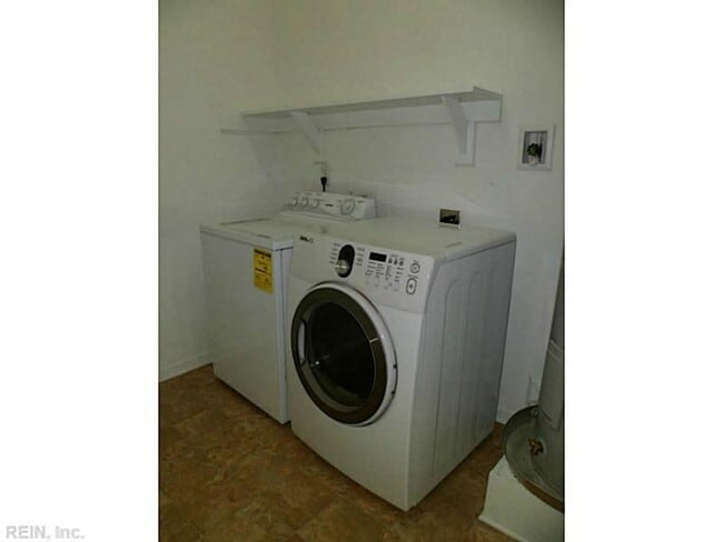 Building Photo - RIDGELY MANOR