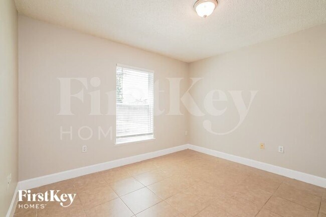 Building Photo - 129 Aurora Ln