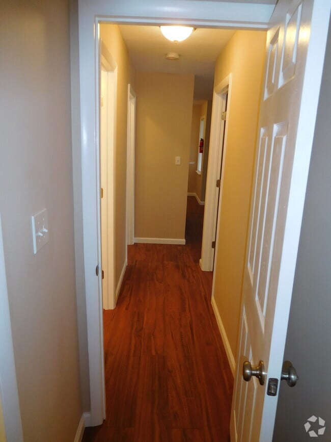 Building Photo - 700 N Franklin Blvd, Unit 1603