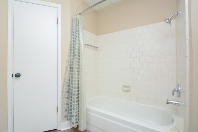 Building Photo - 19331 Nasworthy Dr