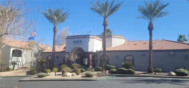 Building Photo - 950 Seven Hills Dr