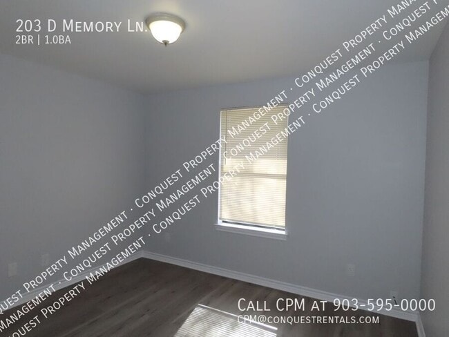 Building Photo - 203 Memory Ln