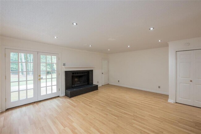 Building Photo - 9070 Cobbler Ct