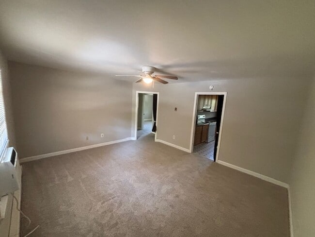 Building Photo - 1529 Old Central Rd