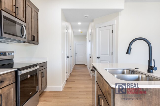 Building Photo - Brand New 3 Bedroom 2.5 Bath Townhome- Sma...