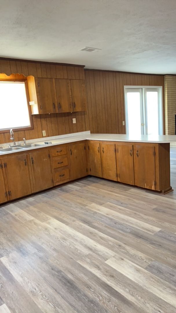 Building Photo - 3 Bed 2 Bath House