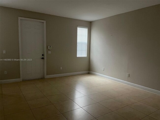 Building Photo - 2929 SW 119th Way