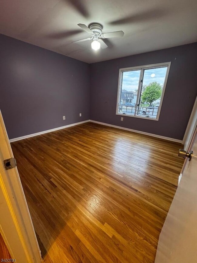 Building Photo - 270 Silleck St