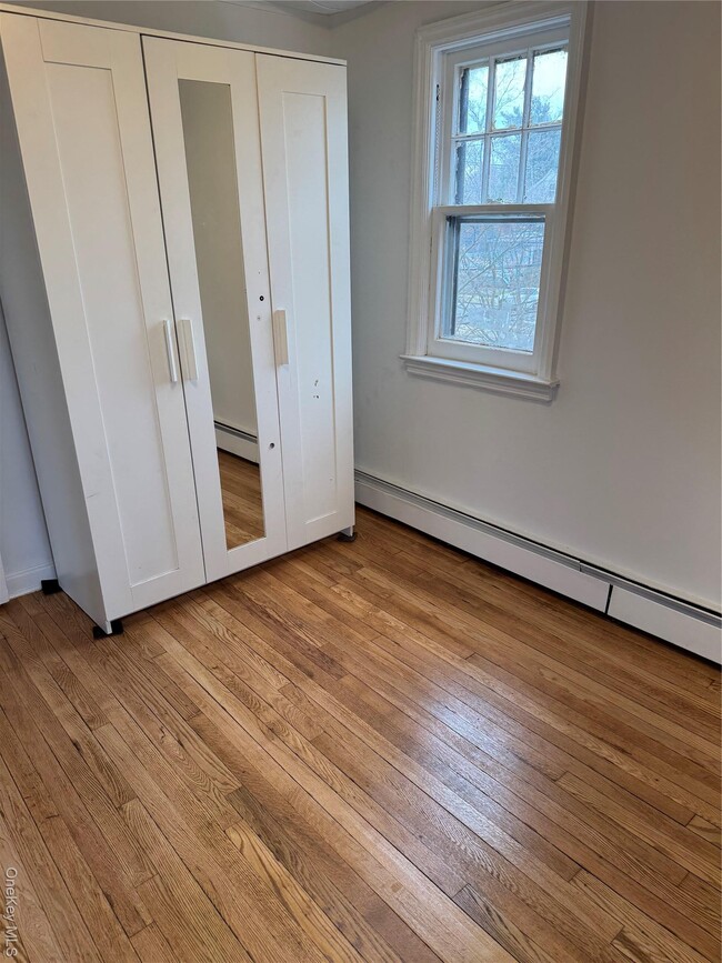 Building Photo - 28 Chestnut St