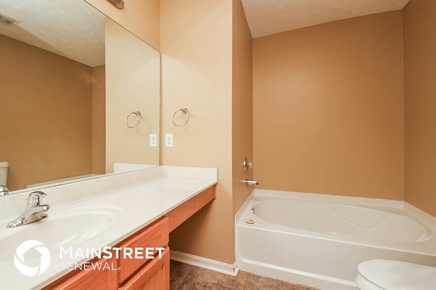 Building Photo - 2628 River Meade Way