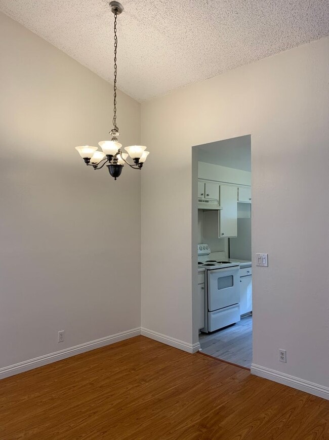 Building Photo - Bright, comfortable, and spacious one bedroom Condominium