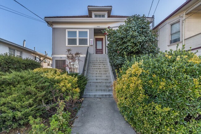 Primary Photo - 446 Pacific Ave