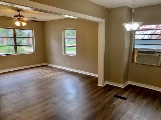 Building Photo - 711 Dent St