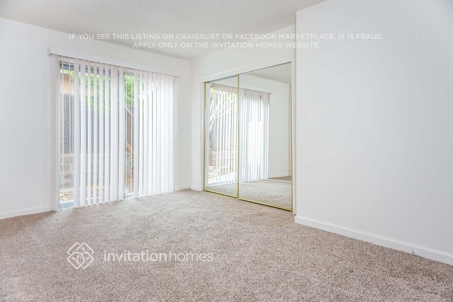 Building Photo - 497 Burlington Dr