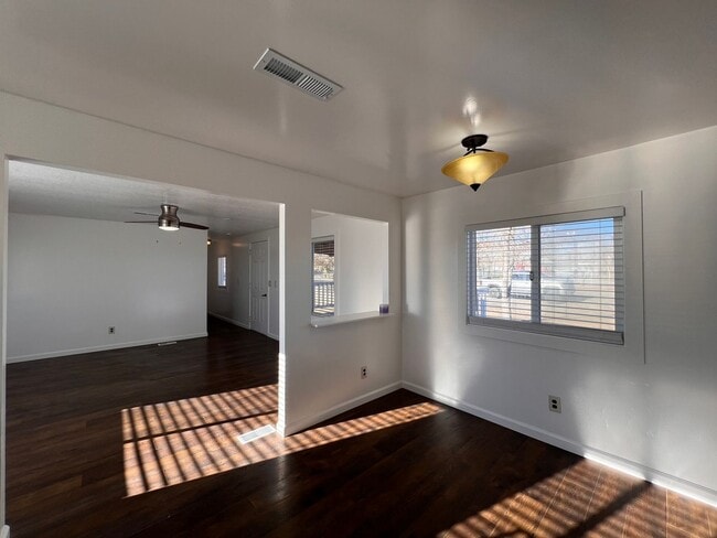 Building Photo - Two bedroom manufactured home in Silver Springs, NV