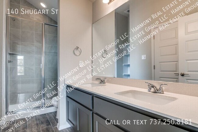 Building Photo - 140 Shugart St