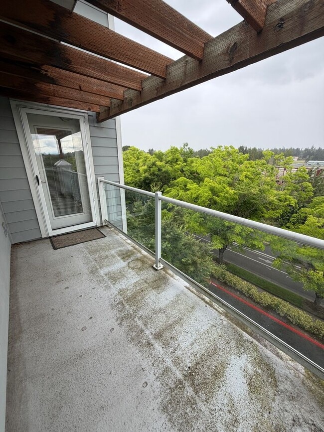 Building Photo - WONDERFUL COLUMBIA SHORES CONDO!