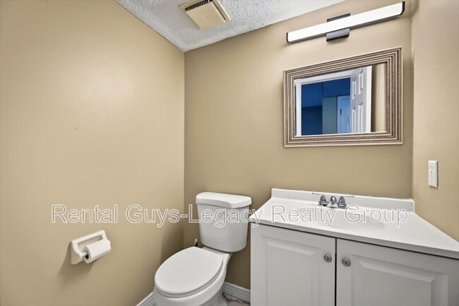 Building Photo - 803 Kettering Way