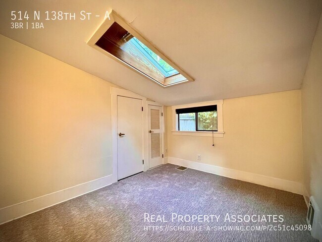 Building Photo - 514 N 138th St