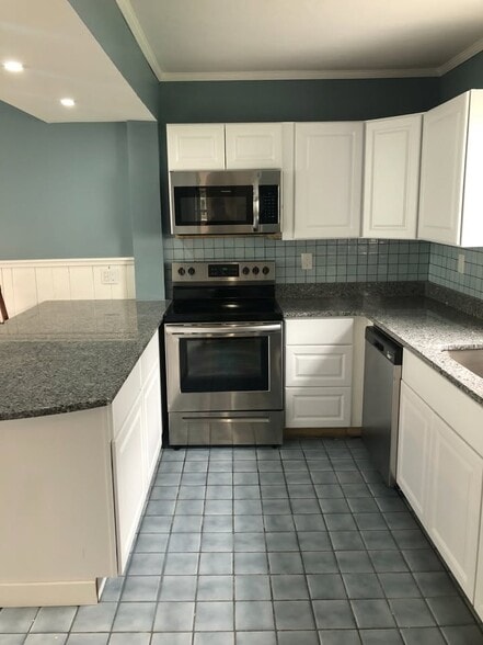 Stainless steel appliances - 89 Congress St