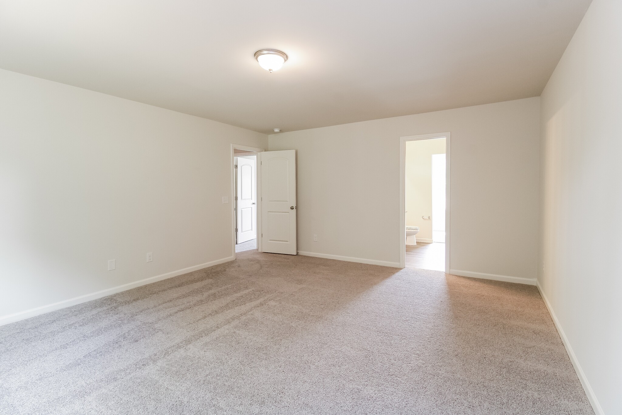 Building Photo - 1681 Robins Nest Drive