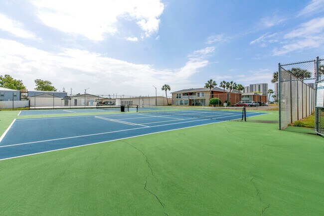 Building Photo - 4000 Gulf Terrace Dr