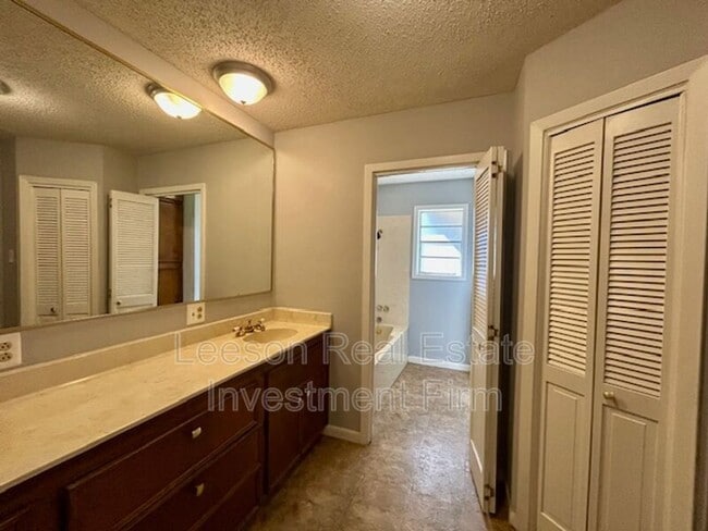 Building Photo - 1139 Carolina St