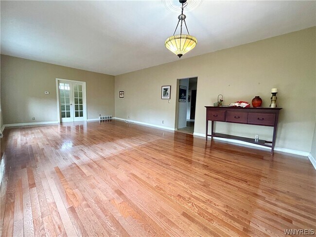 Building Photo - 40 Oakland Pl