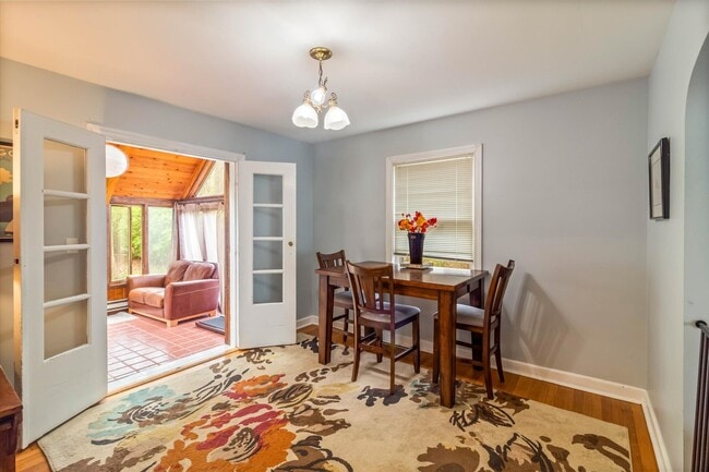 Building Photo - 745 Greenview Pl