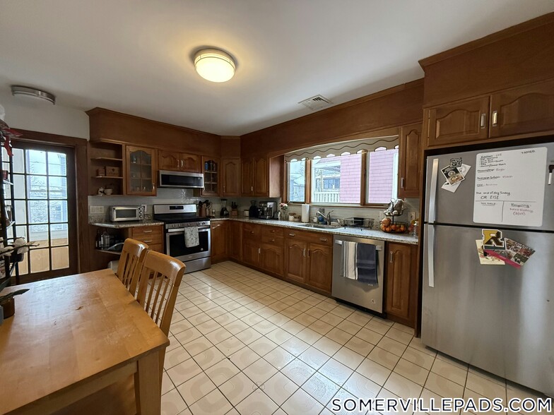 Building Photo - 449 Broadway