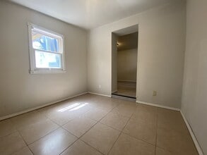 Building Photo - 474 Elm Ave