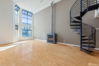 Building Photo - 125 Gilbert St