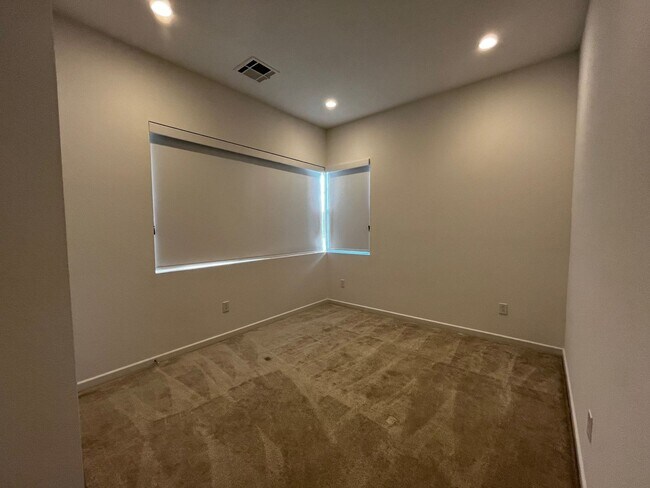 Building Photo - Modern 3-Bedroom Home in Skye Canyon Ranch...