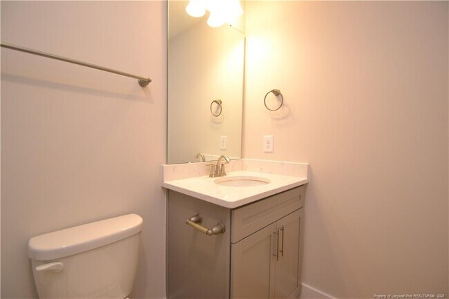 Building Photo - 2129 Seneca Dr