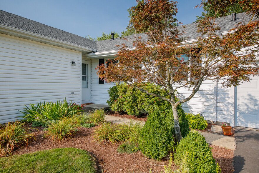 Building Photo - 1309 Duke Dr