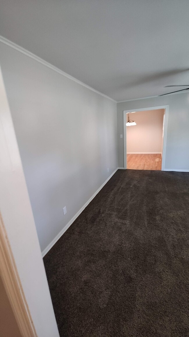 Building Photo - 2025 N 432