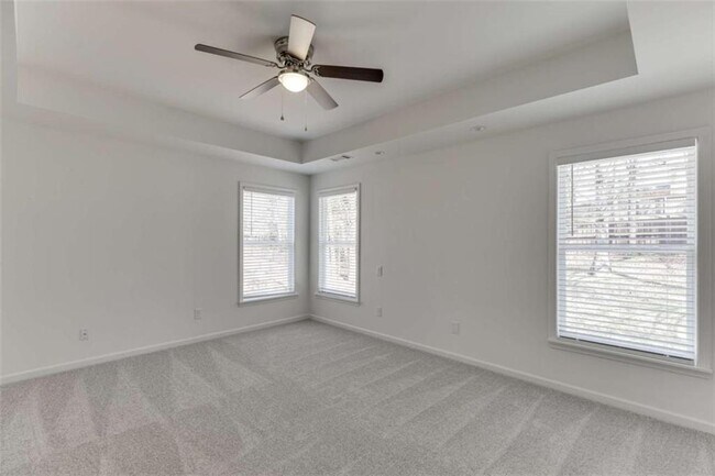 Building Photo - 1840 Oak Tree Hollow