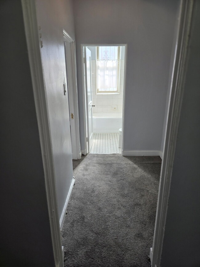 Building Photo - 8054 s Hermitage