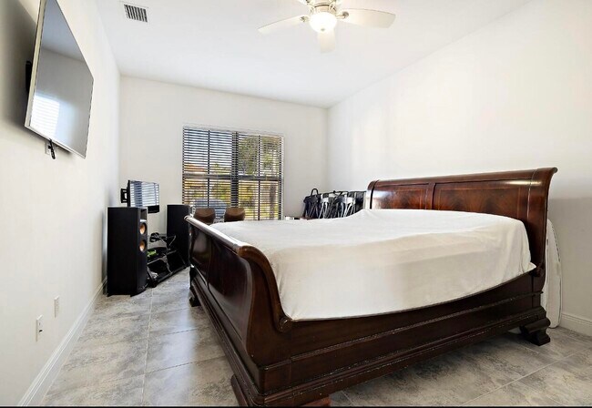 Building Photo - 6484 Vireo Ct