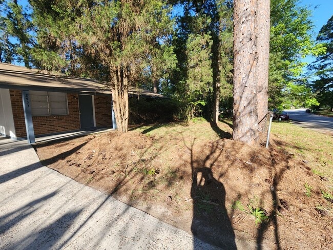 Building Photo - Coming soon! Section 8 accepted! 4 Bedroom...