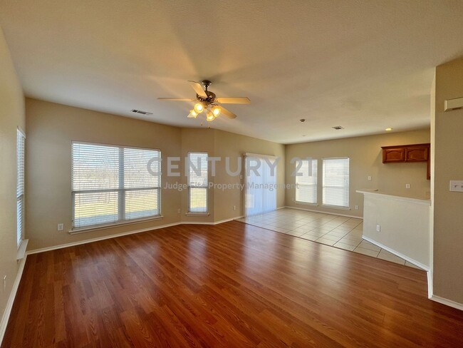 Building Photo - Amazing 2-Story 3/2.5/2 in Fort Worth For ...