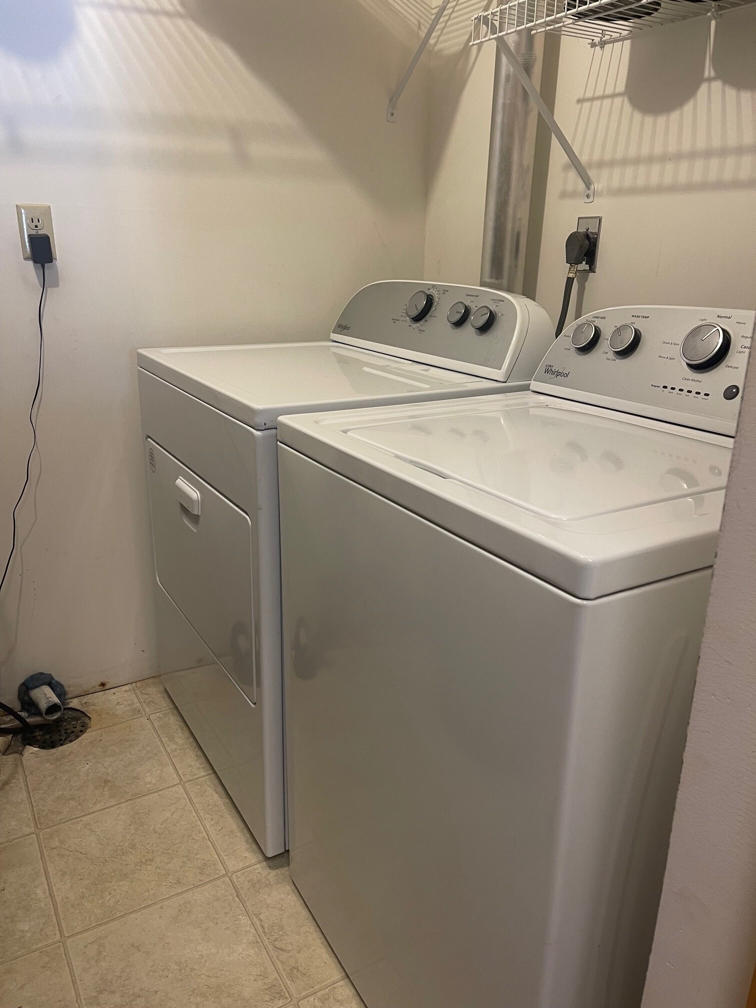 Full size Laundry - 2240 Ranchview Ln N