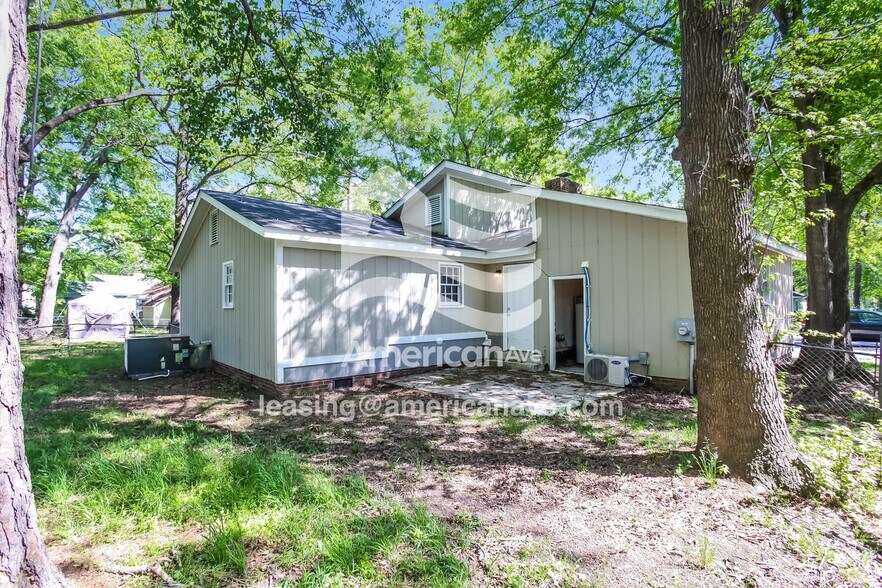 Building Photo - 148 Minehead Rd