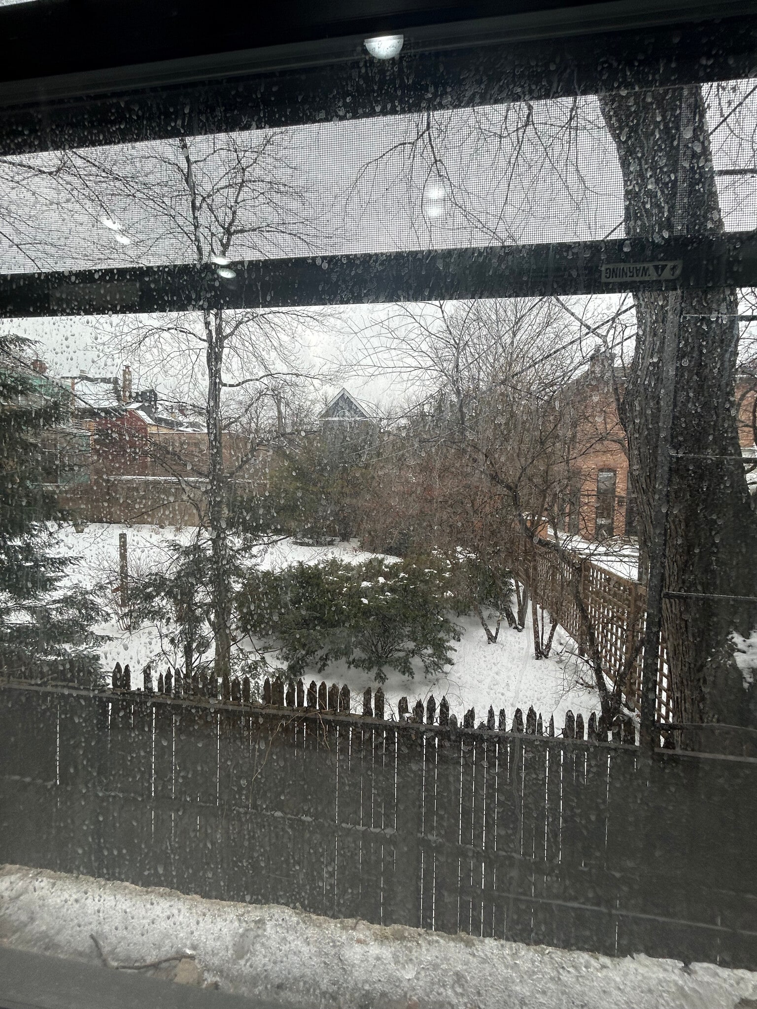 Building Photo - 423 W Belden Ave